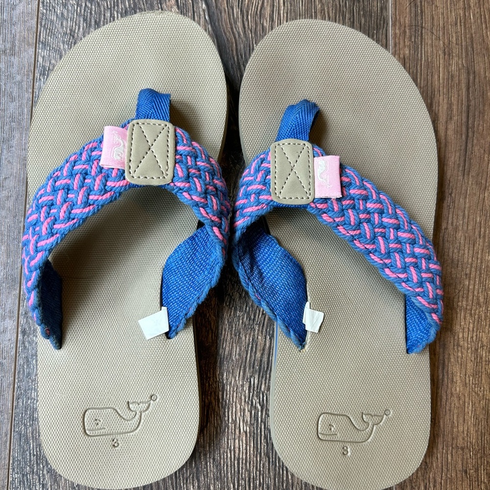 Girls Vineyard Vine flip flops